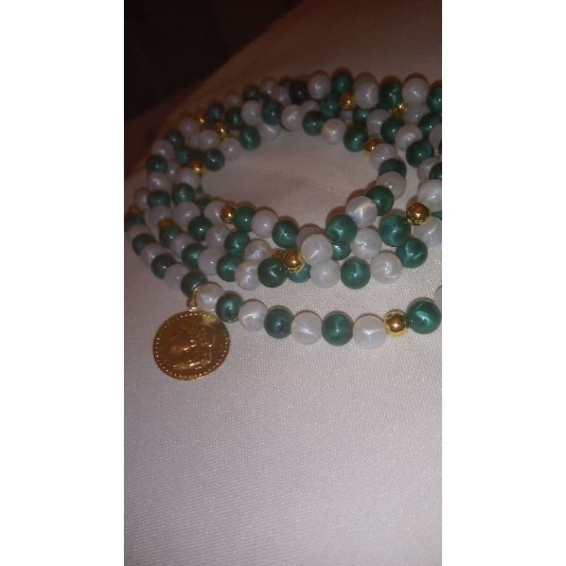 guia povo cigano, cigana esmeralda, umbanda, candomblé, guias personalizadas, pingente, verde, branca e dourada
