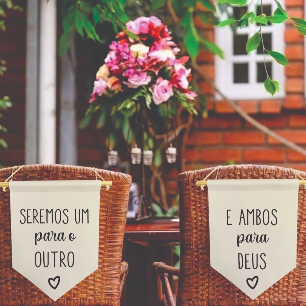 kit com 2 flamulas decorativas para casamento seremos um para o outro e ambos para Deus