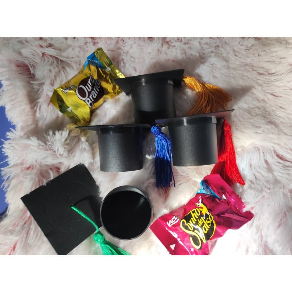 50 Caixinha Mini Capelo de Plastico Porta Bombom Doces Lembrancinha