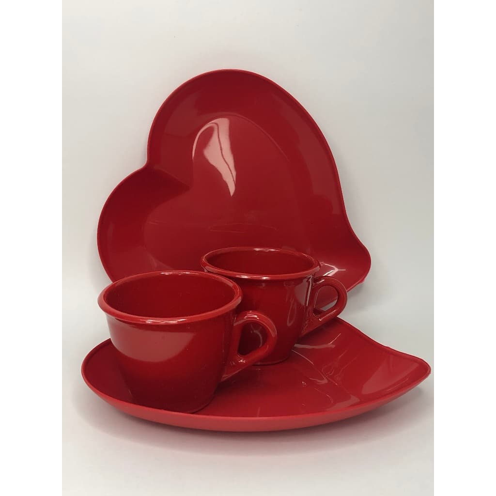 Kit Pratinhos Coração Sobremesa Plástico + Xícaras para Café Tradicional Acrílico 50ml