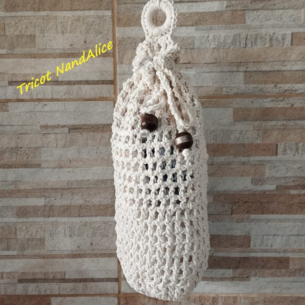 Puxa Saco em Tricot Artesanal, Porta Sacolas Plásticas. 20 x 45 cm.