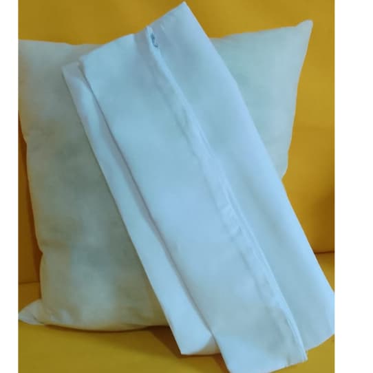 4 Capas para Almofadas + Enchimento 30x30 p/Sublimação Branco