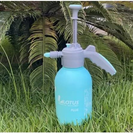 Pulverizador 2 Litros Borrifador Manual Spray Com Valvula Alta Pressão Prévia para Jardim Lotus