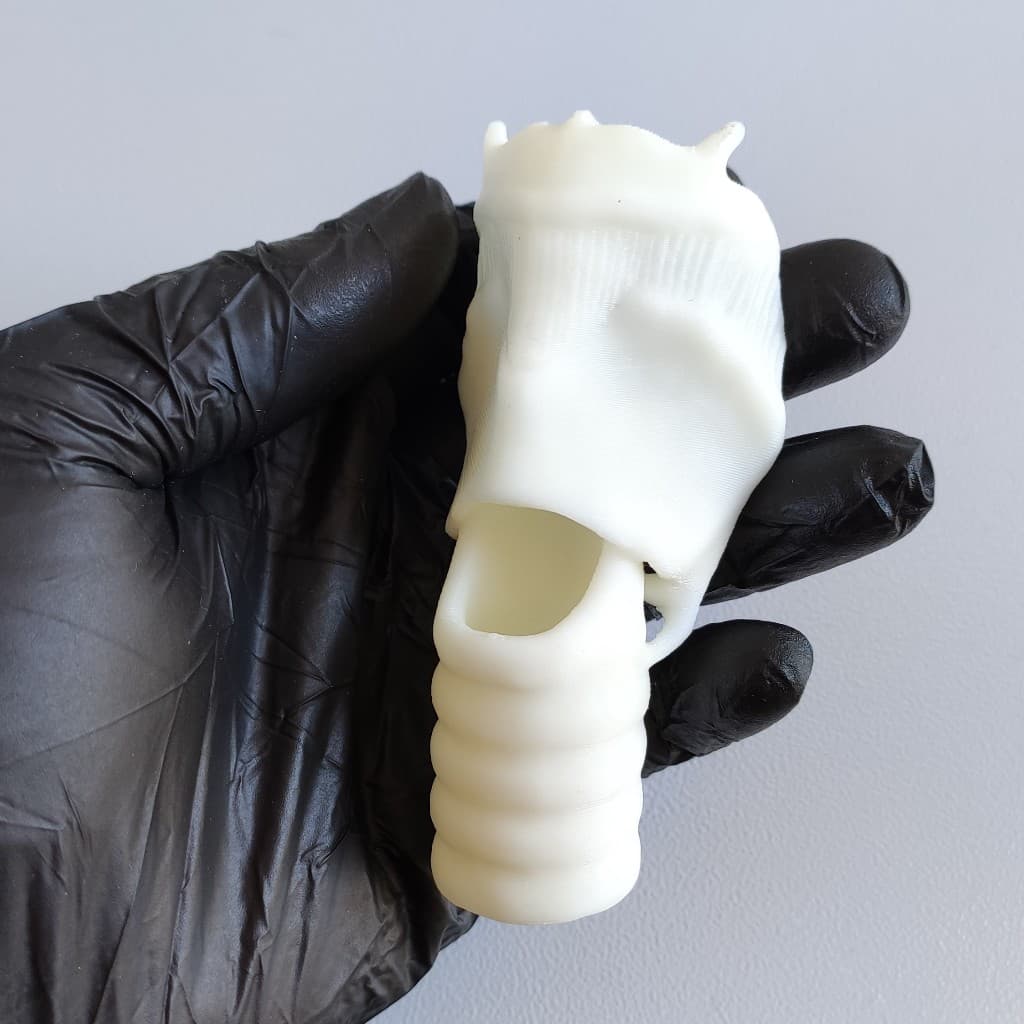 Laringe com Cricotireoidostomia – Modelo Anatômico para Estudo Treinamento Médico
