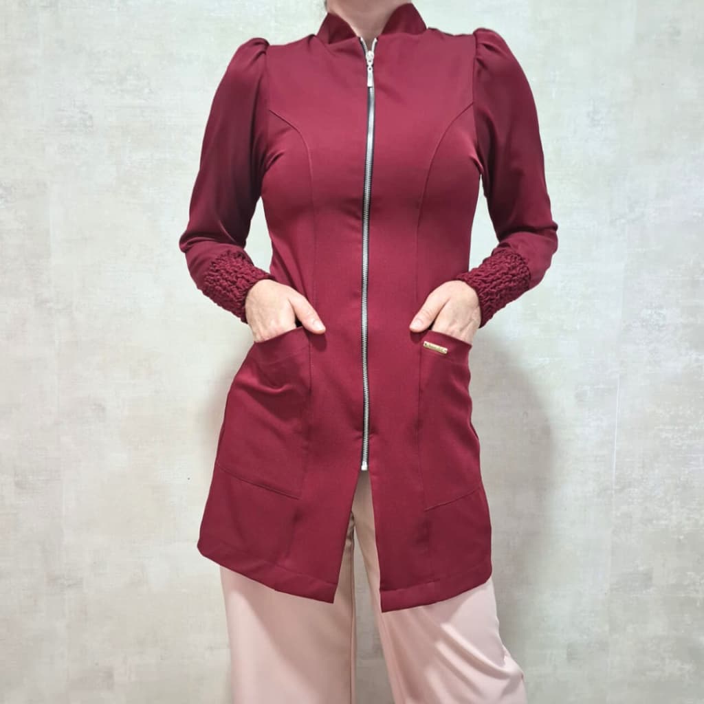 Jaleco Feminino Acinturado Gabardine Manga Longa Princesa Punhos de Lastex Gola Padre Jaleco Art