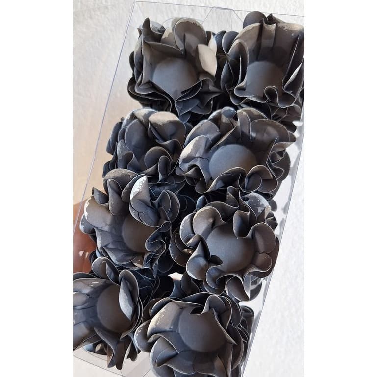 40 Forminhas Flor PRETO BORDA PRATA para Doces Finos, Docinhos, Brigadeiros