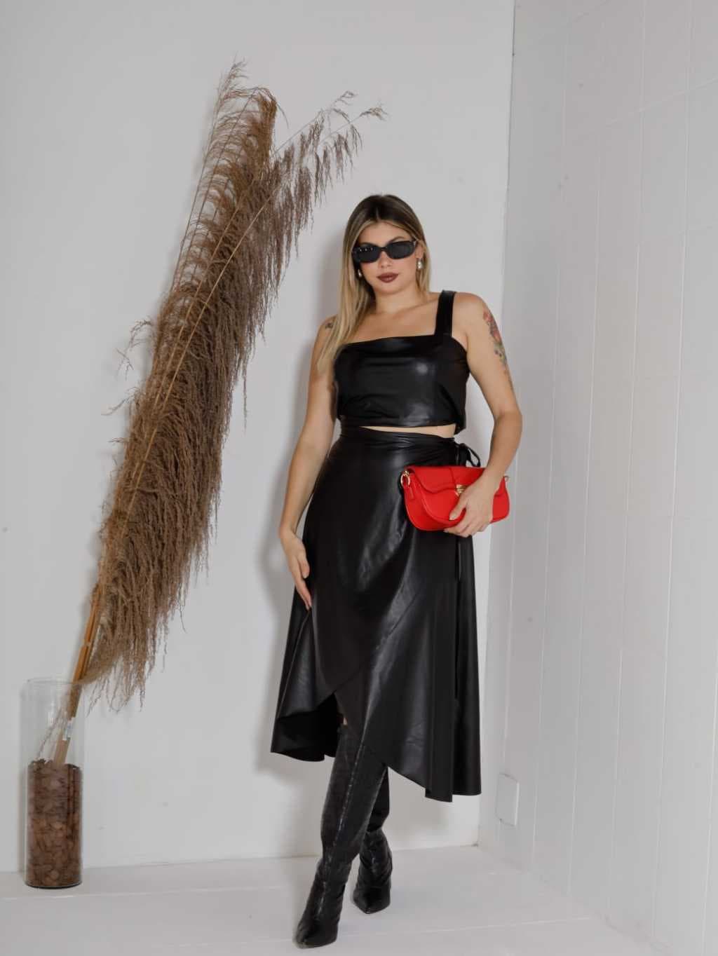 Conjunto de saia envelope e cropped courinho tendencia 2024  envio imediato