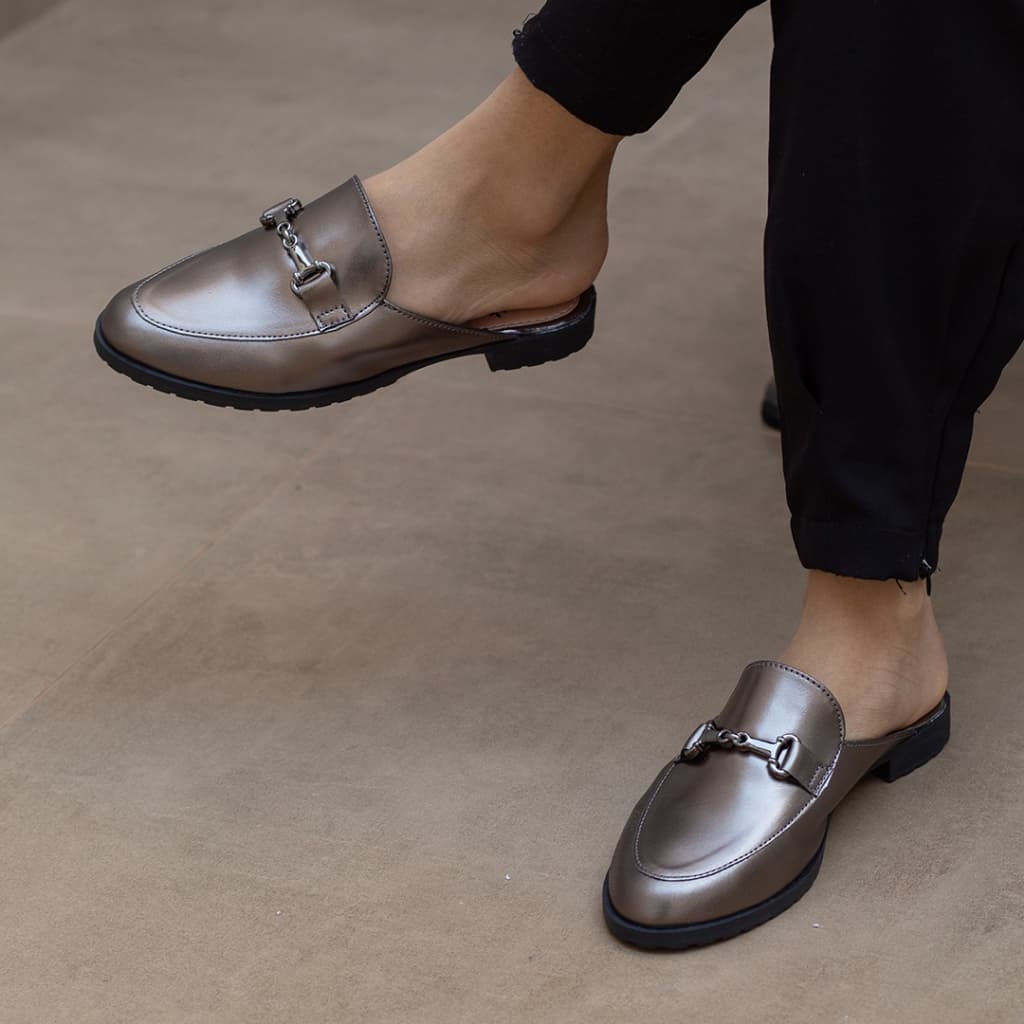 Mule Onix Prata Velho Sola Tratorada Baixa Bico Redondo Tendencia Casual Confortável Maricotta