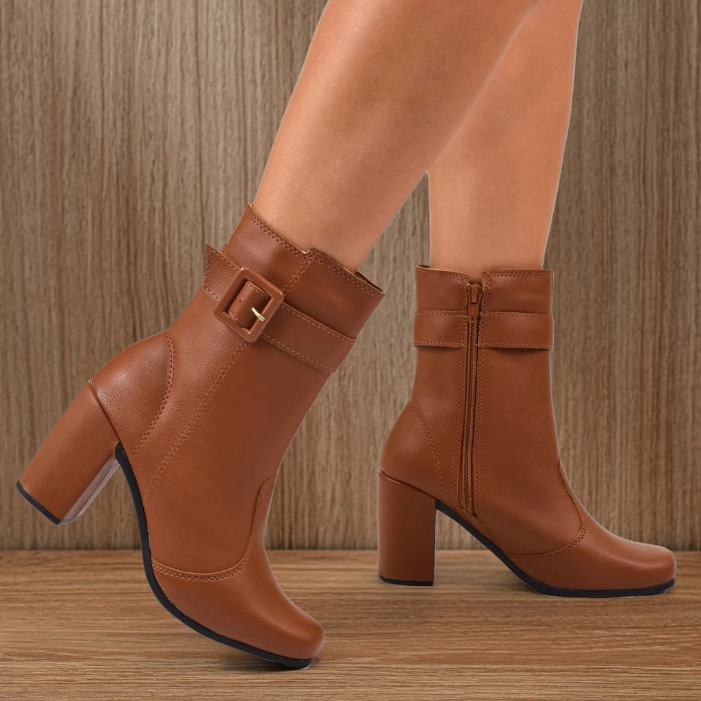 Bota Feminina Caramelo Napa Cano Médio Com Fivela E Ziper Bico Quadrado Conforto E Antiderrapante