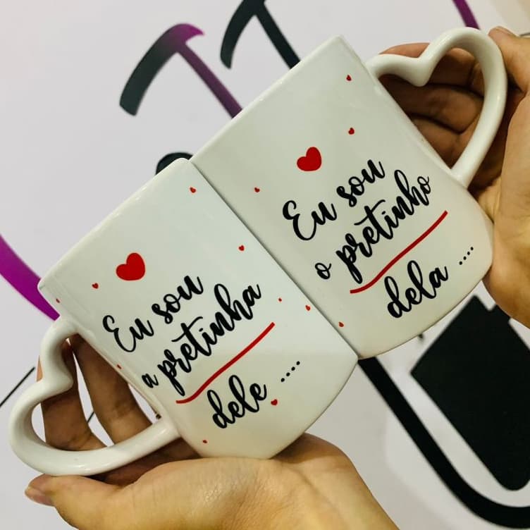 Canecas casal que se encaixam - Eu sou o pretinho dela / Eu sou a pretinha dele