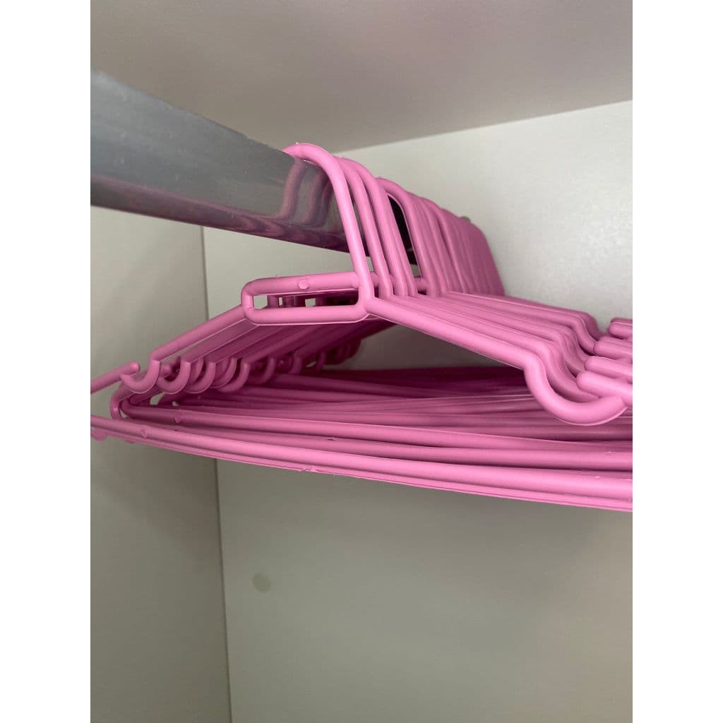 Kit 50 cabides para roupa infantil plastico branco azul rosa reforçado