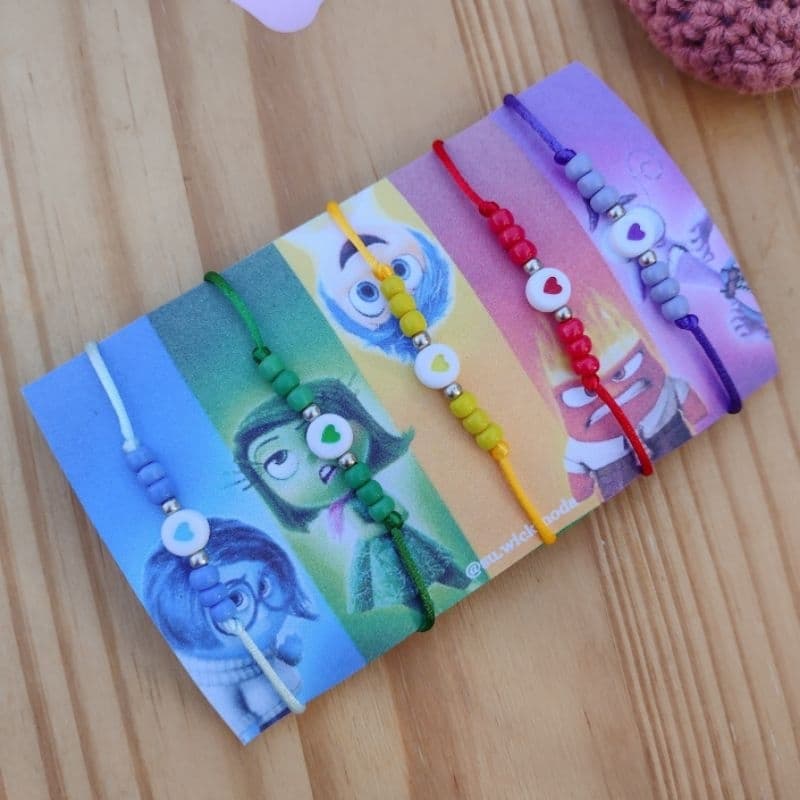 Kit Pulseiras de Amizade Divertidamente - Tristeza, Nojinho, Alegria, Raiva e Medo
