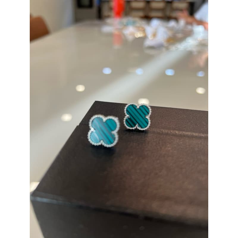 Brinco Trevo Virgínia Cores