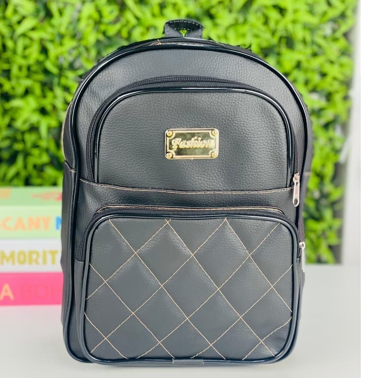 Bolsa Mochila Feminina Casual  Em Couro Sintetico Reforçado  . Faculdade  Trabalho Viagem . PROMOÇÂO