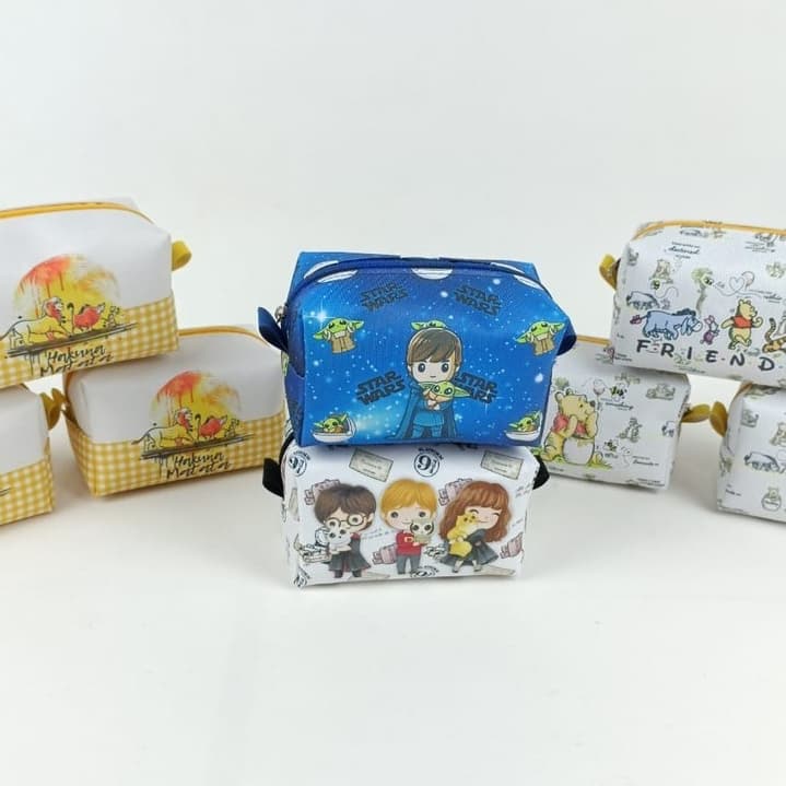 Mini Necessaire Personalizada Porta Absorvente Organizador de Bolsa Multiuso Temas Dia a Dia Mulher