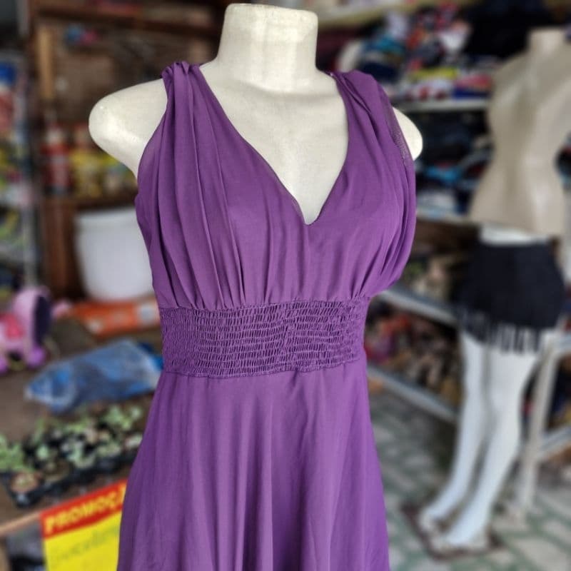 Vestido Roxo, com sobreposição de renda, zíper na lateral e elástico na cintura 2 em 1 madrinha