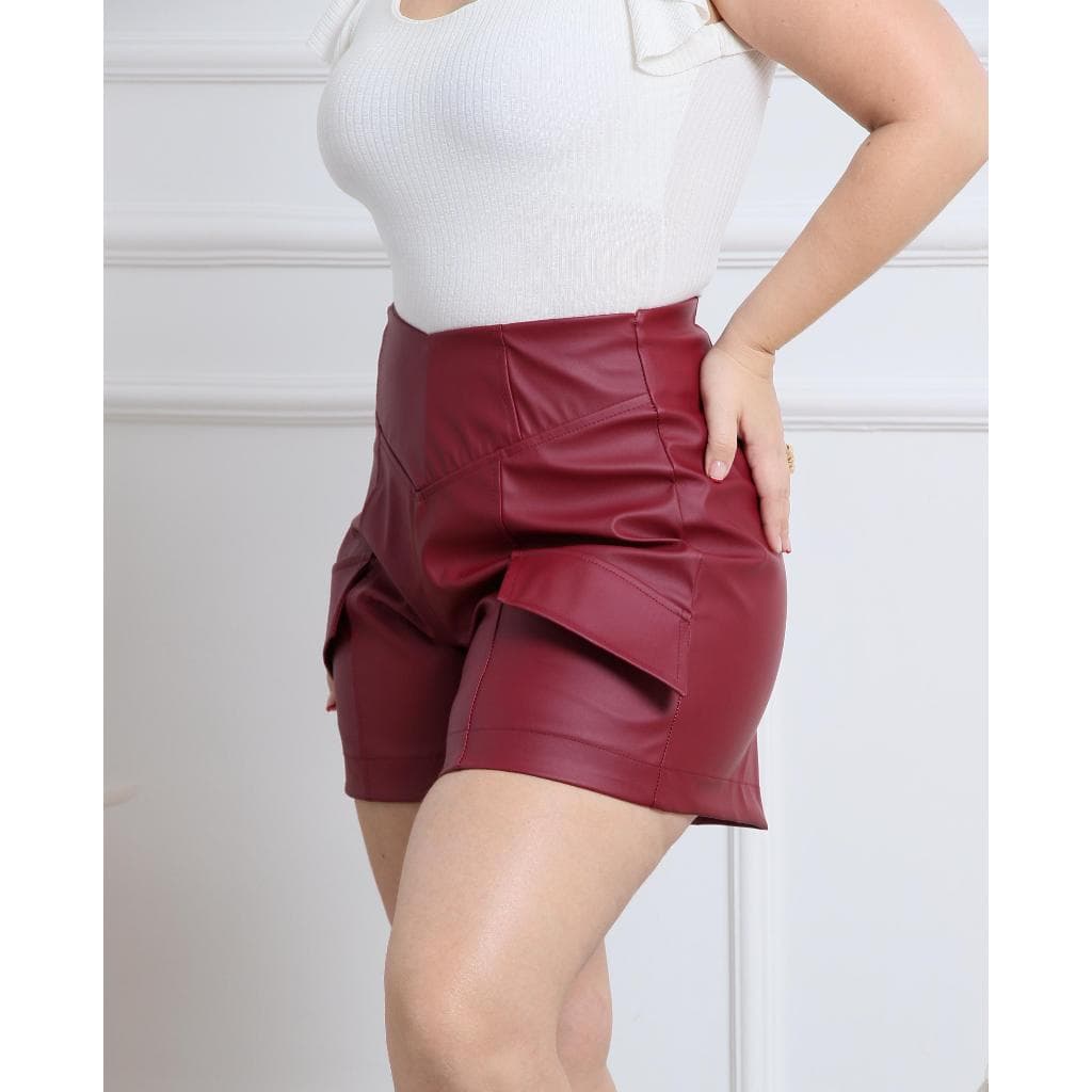 Short Feminino em Couro com bolso falço Fake e Cintura Alta - Moda Casual