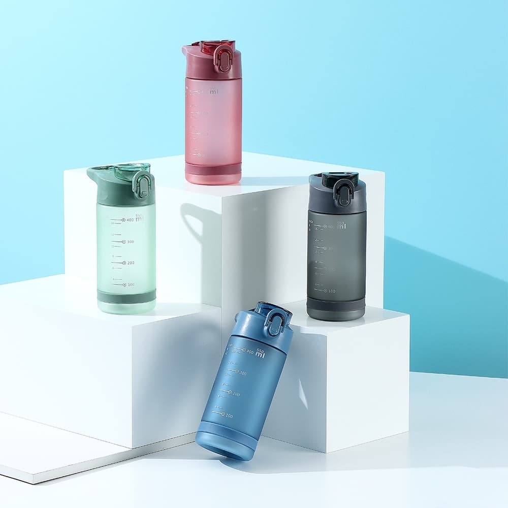 Squeeze Plástico 550ml com Canudo Hidratação com Praticidade e Estilo