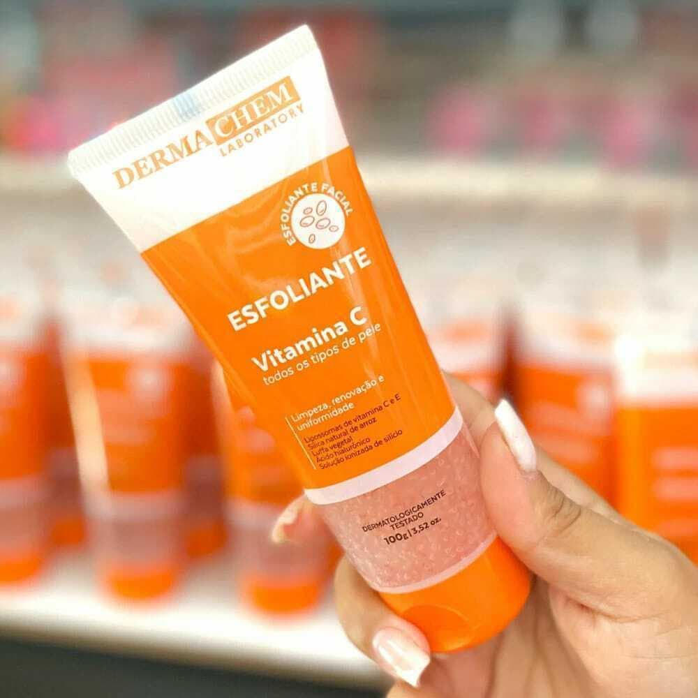 GEL ESFOLIANTE C/ VITAMINA C DERMACHEM PARA TODOS OS TIPOS DE PELE