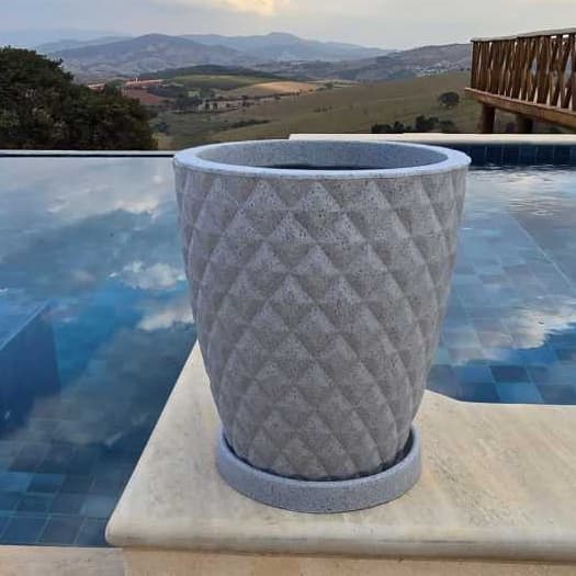 Vaso de planta em polietileno modelo coluna Diamante PP  com prato coletor