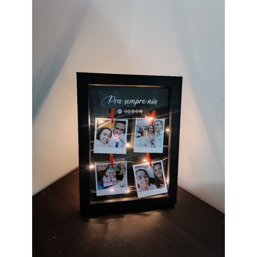 Quadro Luzes Led Porta retrato Casal com frase e fotos QR Code Spotify