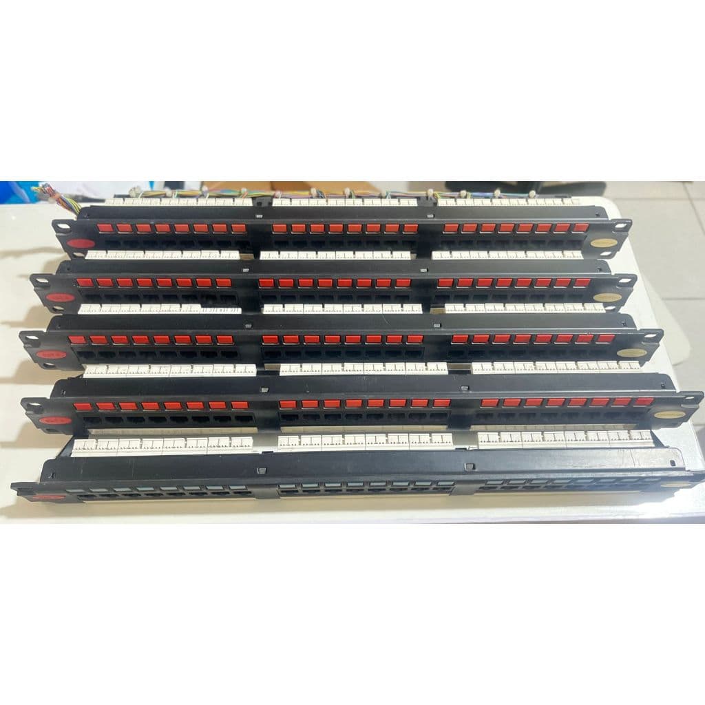 PATCH PANEL GIGALAN CAT6 24 Portas Furukawa Original com suporte Furukawa USADO FUNCIONANDO