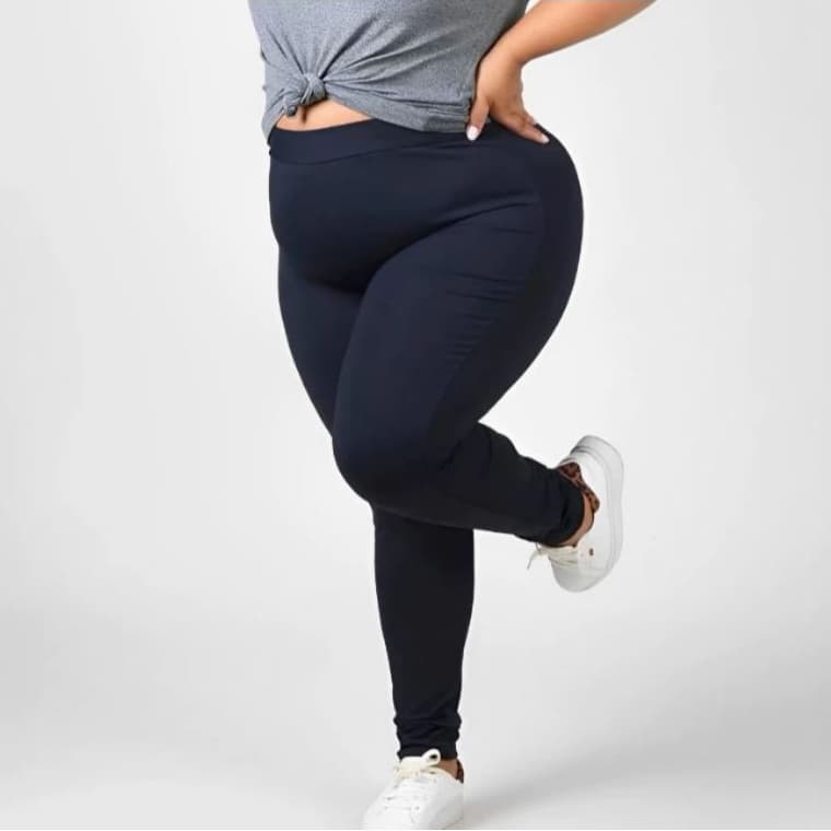 Calça Leg Plus Size básica Lisa cintura alta