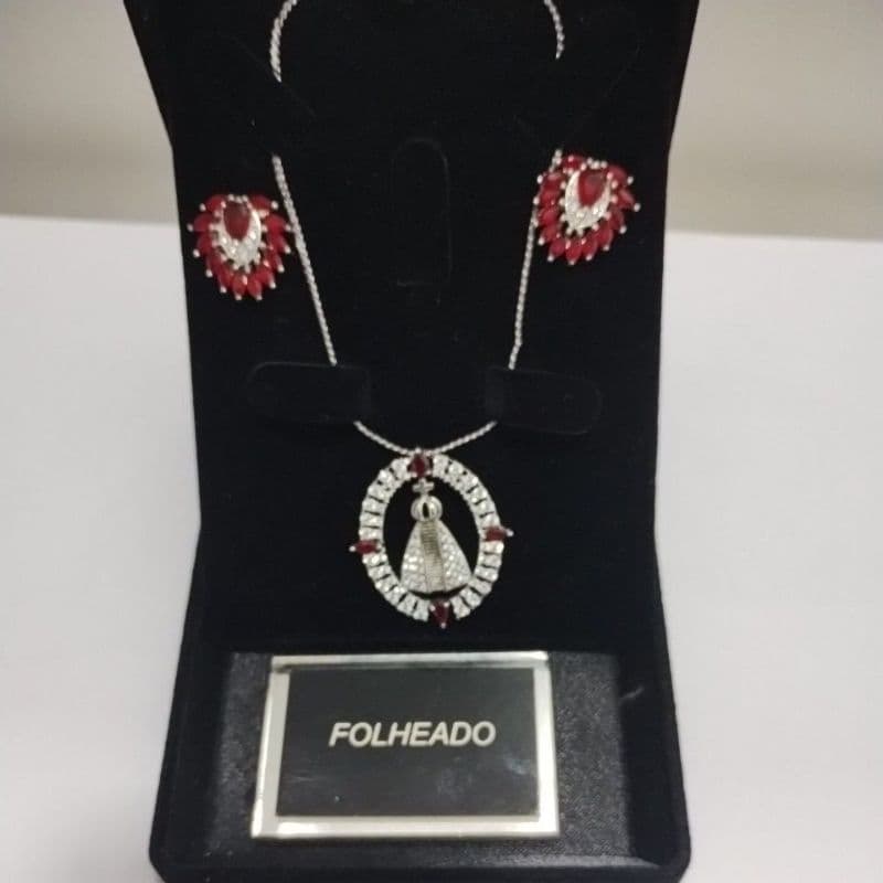 Branco e Corrente conjunto Fulheado de Nossa Senhora Aparecida