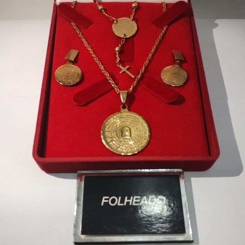Brinco, Corrente e Pulseira com Conjunto de ouro folheado