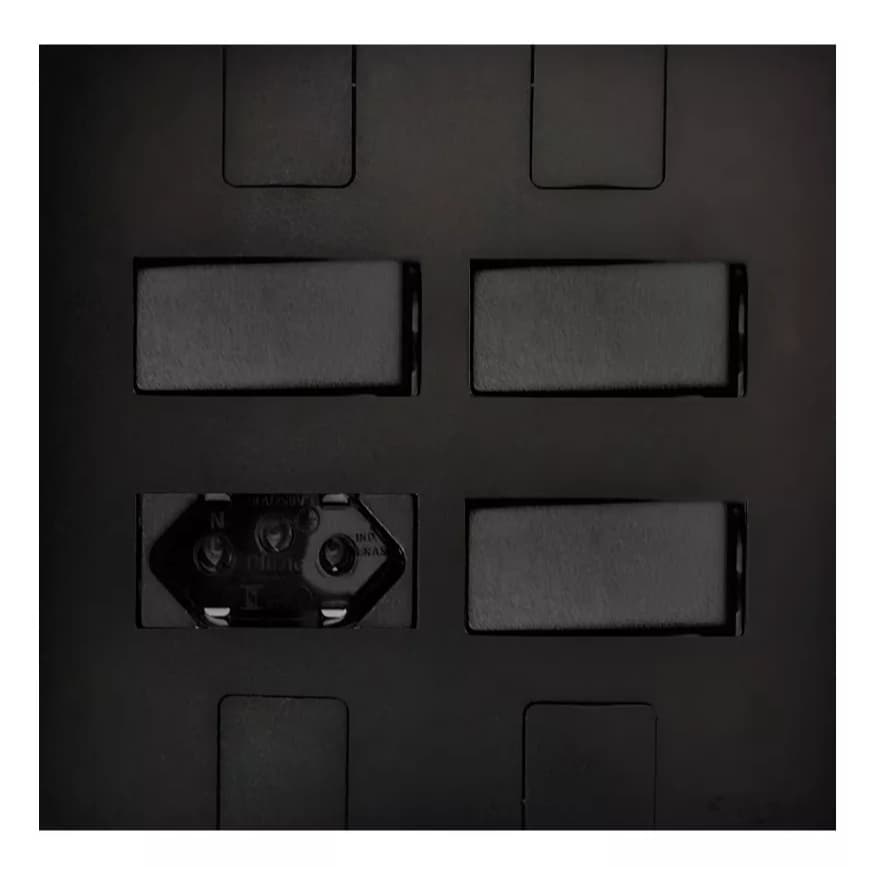 Conjunto 3 Interruptores + 1 Tomada 4x4 Preto Fosco Pluzie Modular