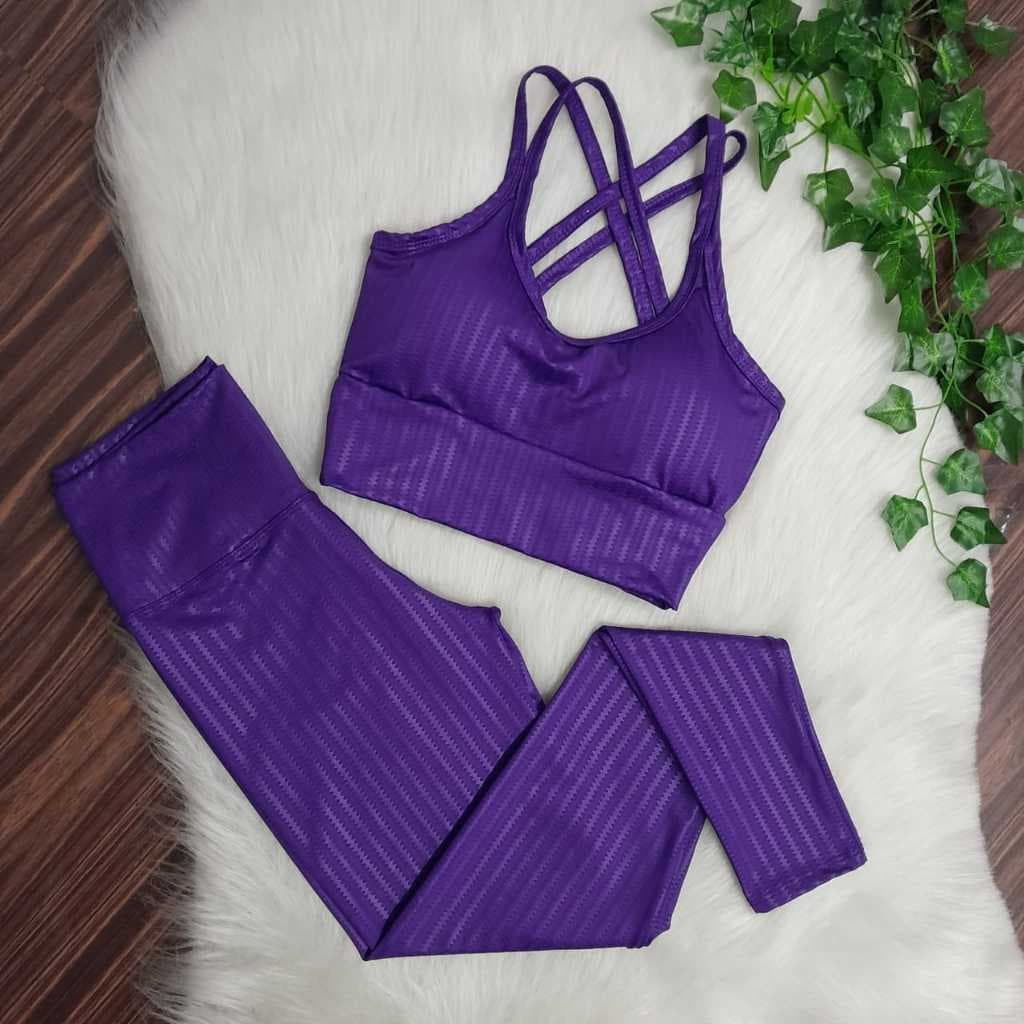 Conjunto Academia 3D Top com Bojo Removível e Calça Legging Cintura Alta