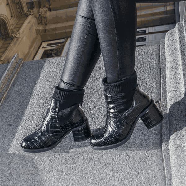 Bota Feminina Couro Cano Médio Salto Bloco Grosso
