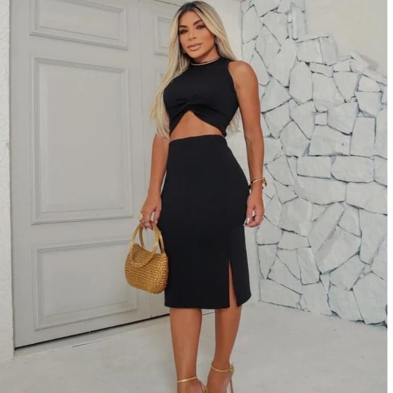 CONJUNTO FEMININO CROPPED E SAIA MIDI COM FENDA NA LATERAL