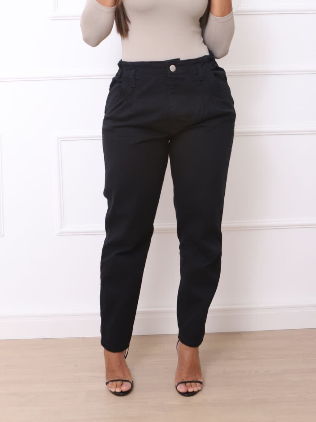 Calça Mom com Elástico na Cintura