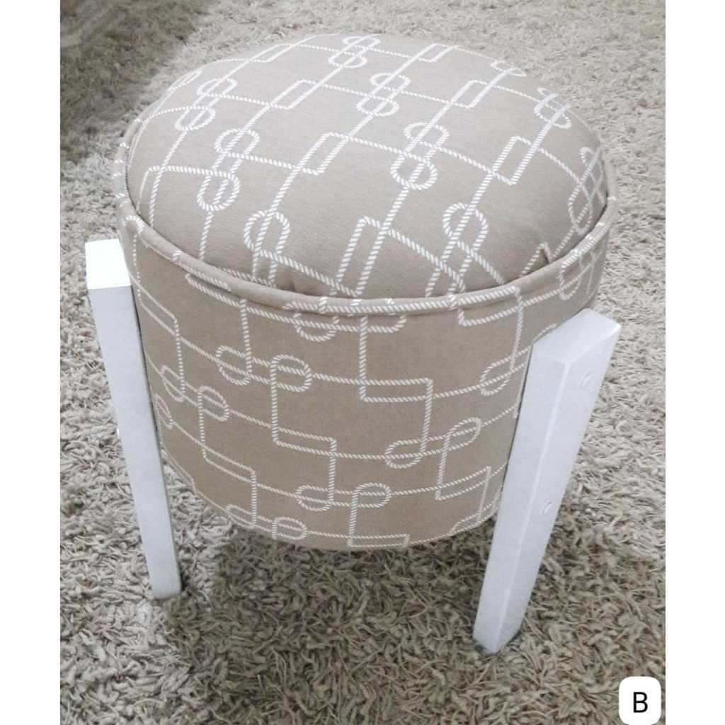 Puff luxo, banquinho decorativo ,banqueta redonda ,puff  estofado.