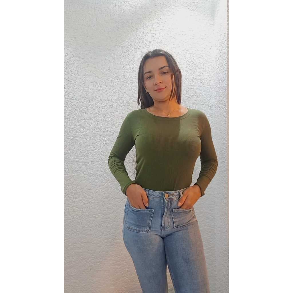 Blusa Manga Longa Ribana Feminina: Tendência 2025 de Conforto, Estilo e Versatilidade para o Outono.