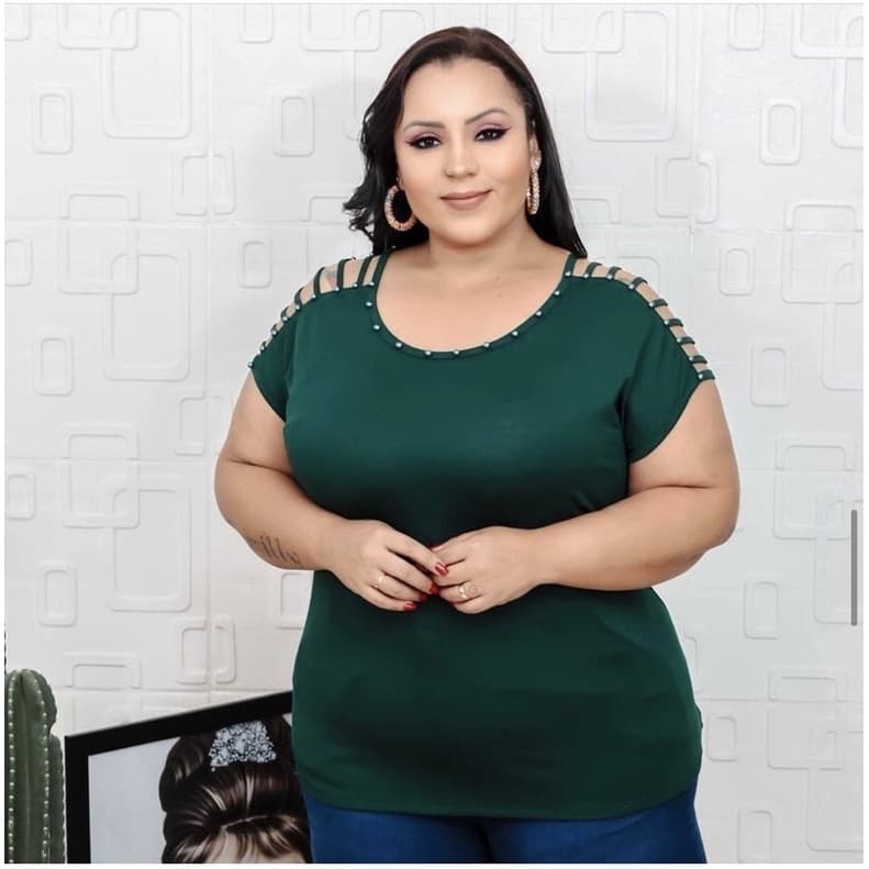 Blusa com Manga Ombro Tirinhas e Pérolas Plus Size 2024