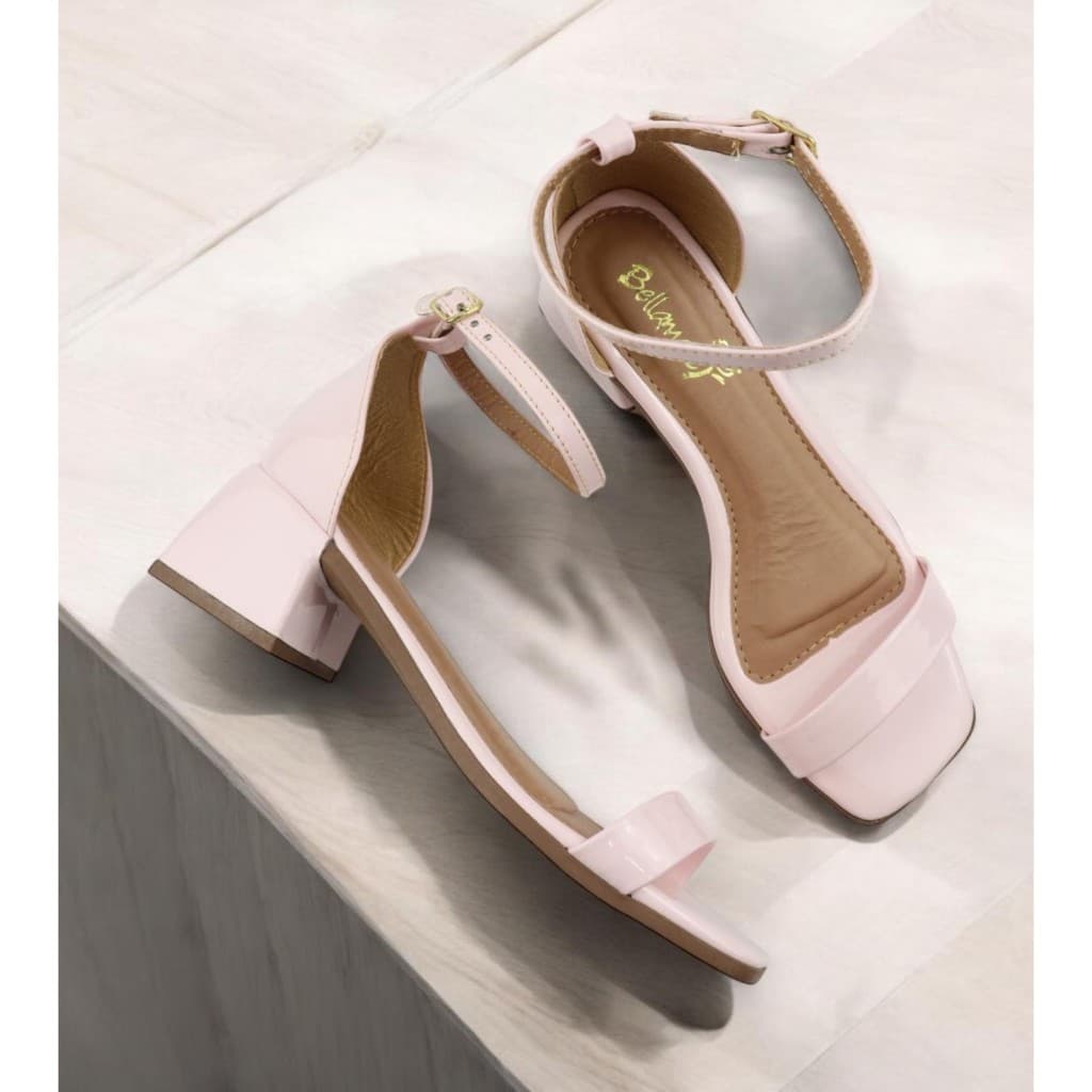 Sandália Feminina Basica Com Salto Baixo 5cm em Verniz Com Fecho de Fivela Tendencia Verão 2025