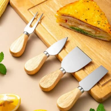 Conjunto Para Cortar Queijos 4 Peças Aço Inoxidável Jogo De Utensílios Facas Espatula Garfo Com Cabo De Bambu