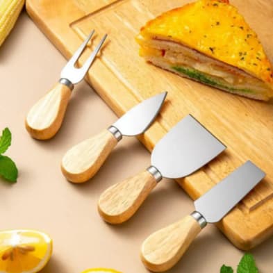 Conjunto Para Cortar Queijos 4 Peças Aço Inoxidável Jogo De Utensílios Facas Espatula Garfo Com Cabo De Bambu