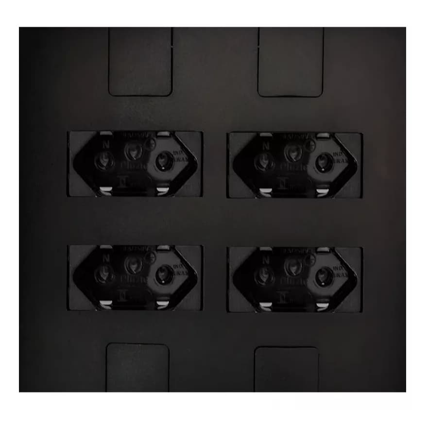 Conjunto 4x4 Com 4 Tomadas 10a Preto Fosco Caprice Pluzie
