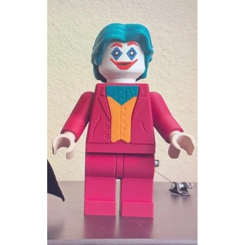 Boneco tipo lego modelo coringa com 21cm
