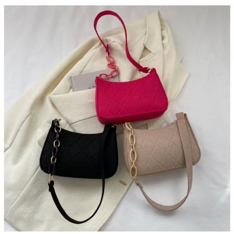 Bolsa de Ombro Pequena Com Correntes Formato Meia Lua  Feminina Mulheres Moda( Preto/Rosa) Envio imediato Acessórios
