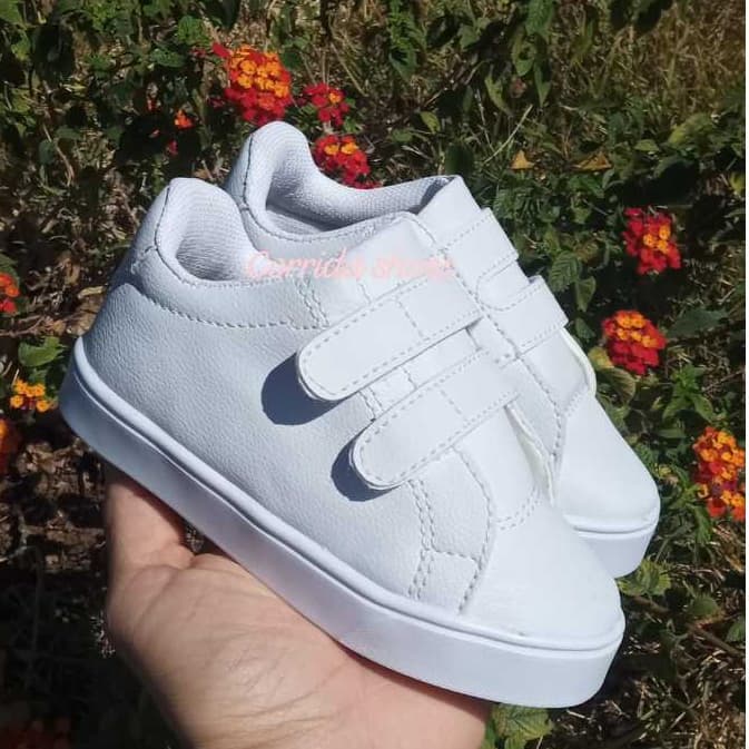 Tênis calce fácil branco Velcro