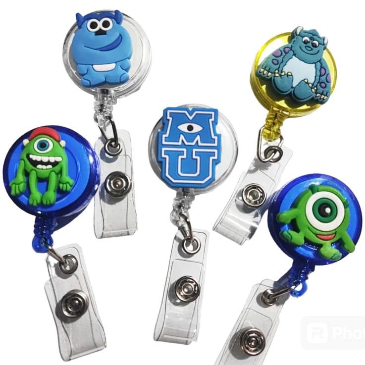 Porta Crachá Monstros S.A James Desenhos animados Roller Clip Presente criativo