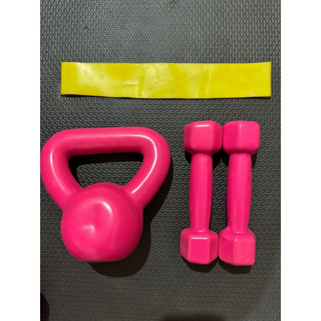 Kit de treino par de halteres sextavado 1kg + ketlebell 4kg rosa + mini band (6kg total)