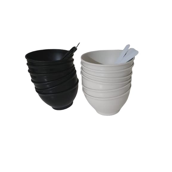KIT 6 CUMBUCAS + 6 COLHERES DE SOBREMESA PRETA DE PLASTICO PRETA OU BRANCA CAPACIDADE 700 ML