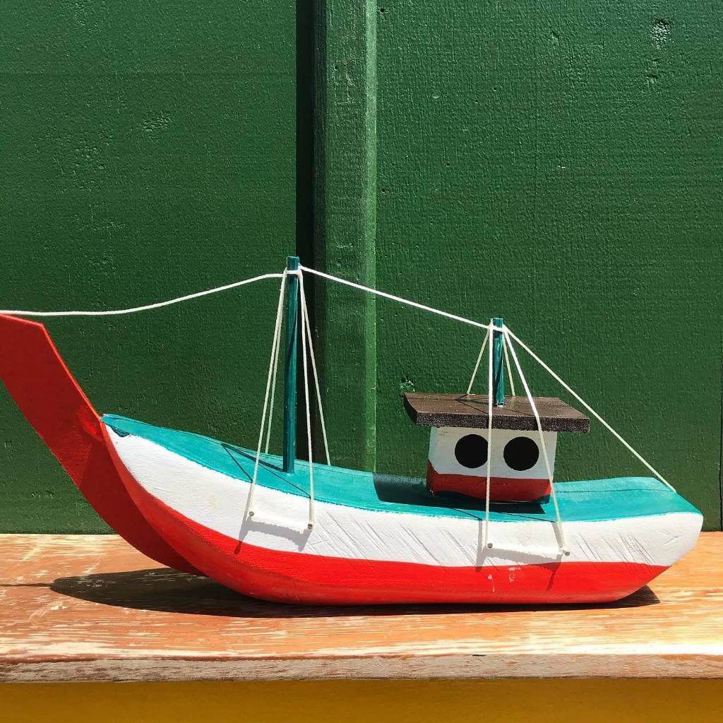 BARCO DE MADEIRA MINIATURA ARTESANATO DECORAÇÃO NÁUTICA ENFEITE CASA DE PRAIA BARQUINHO DE MADEIRA