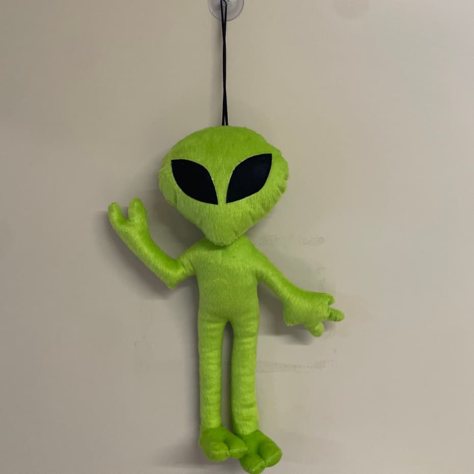 Boneco ET Alienígena de Pelúcia Mascote dos Caminhoneiros 40cm Verde Com Ventosa de Vidro