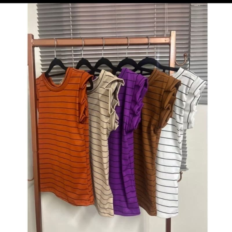 Blusa Feminina Listrada com Manga em Camadas